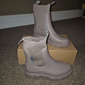 Women's Taupe Chelsea-Style Lug Sole Ankle Booties